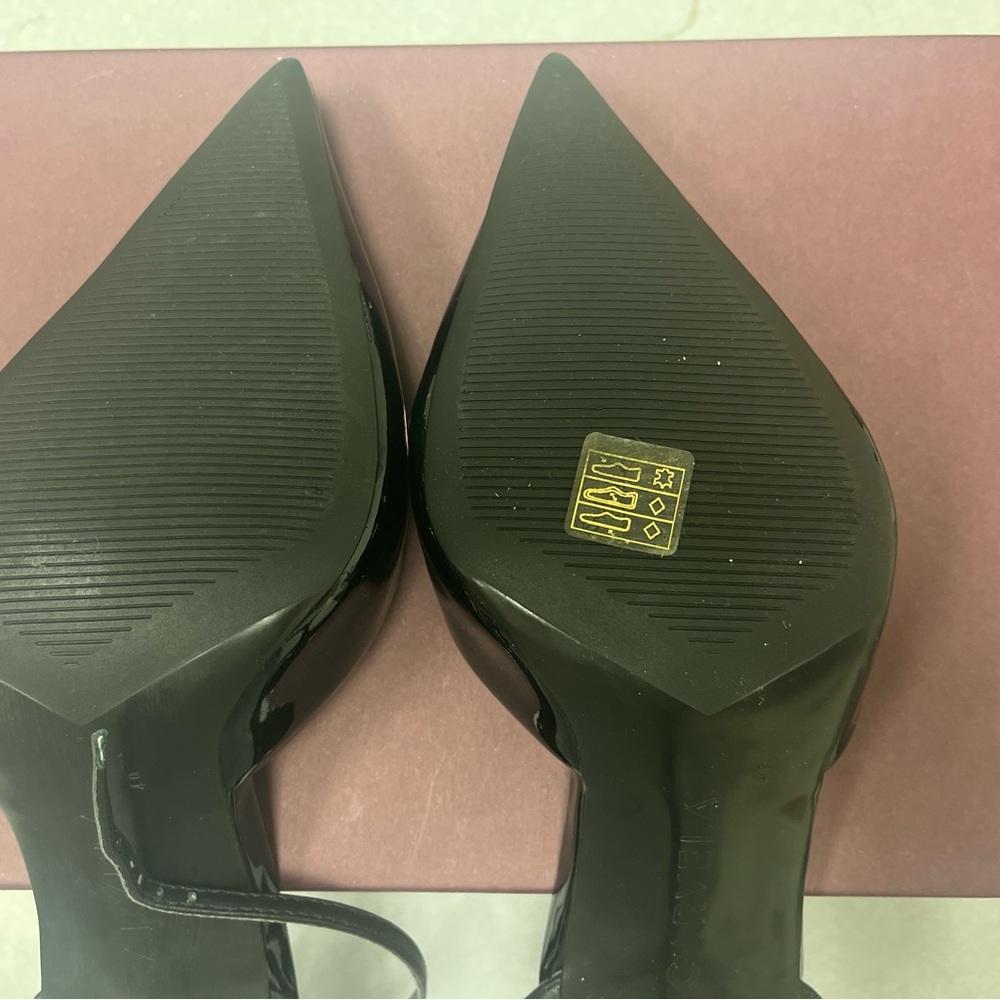 *Like New* Carvela Black Patent Heels for Women - Picture 7 of 7